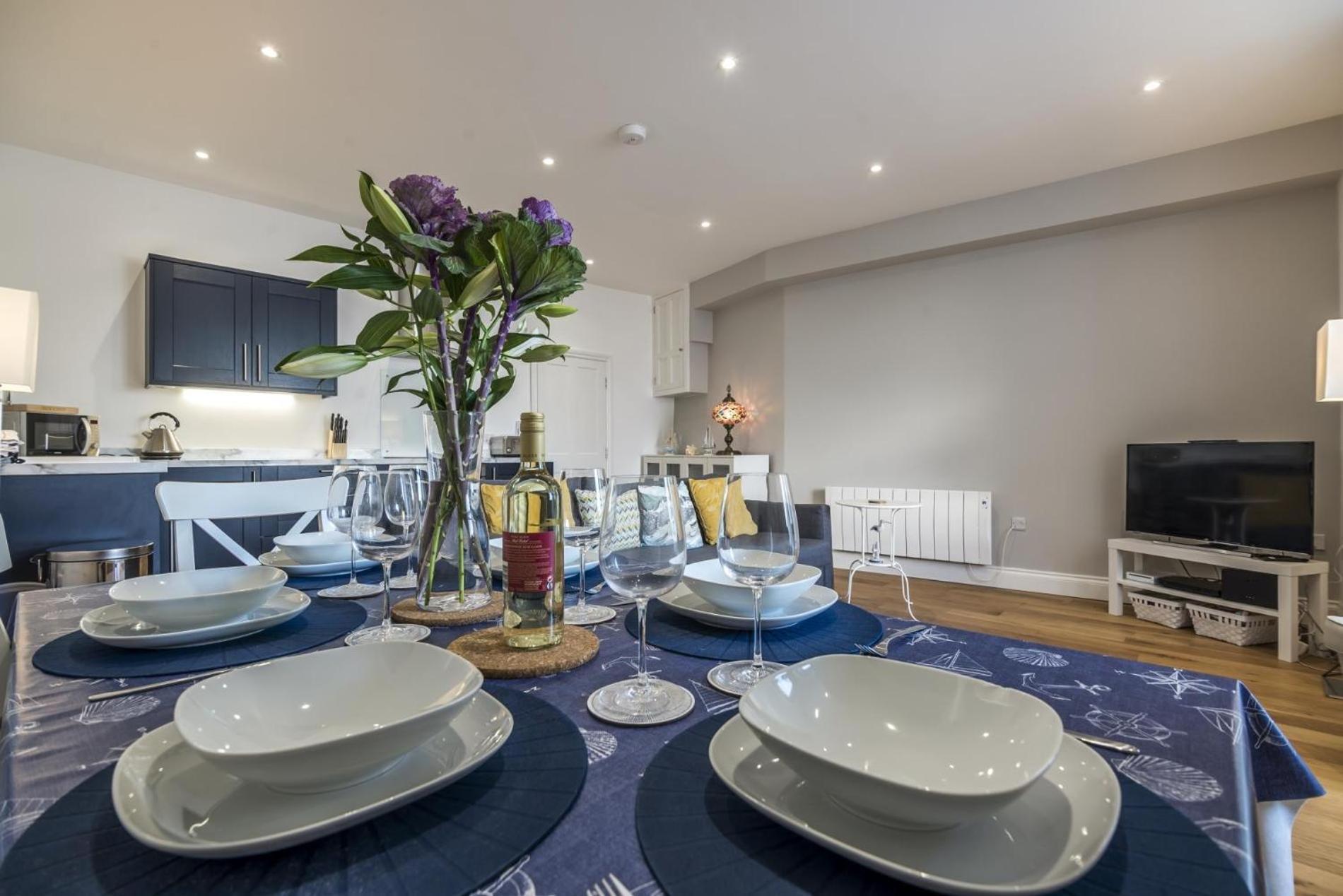 Sea Legs - 2 Bedroom Apartment - Tenby Exterior foto