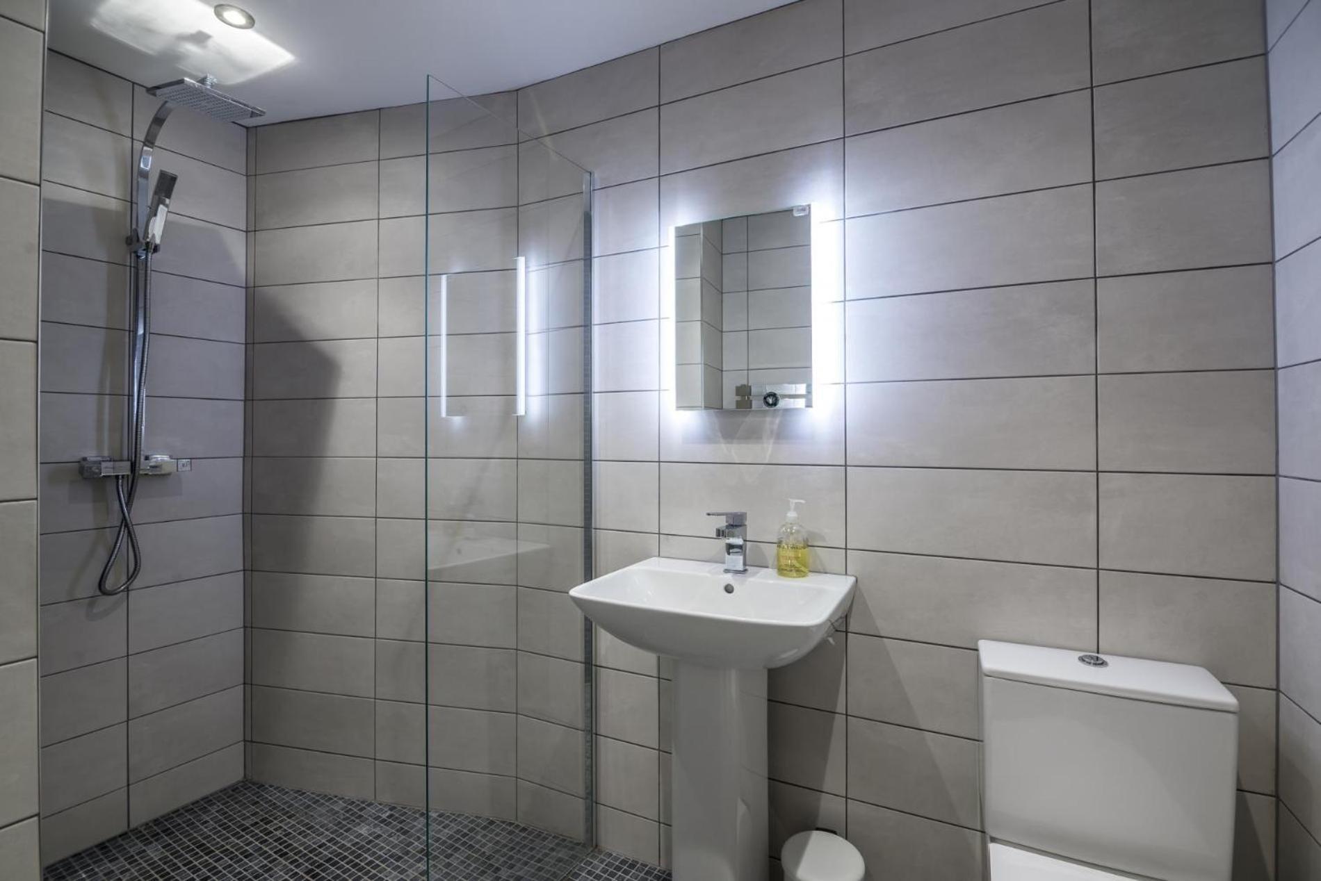 Sea Legs - 2 Bedroom Apartment - Tenby Exterior foto